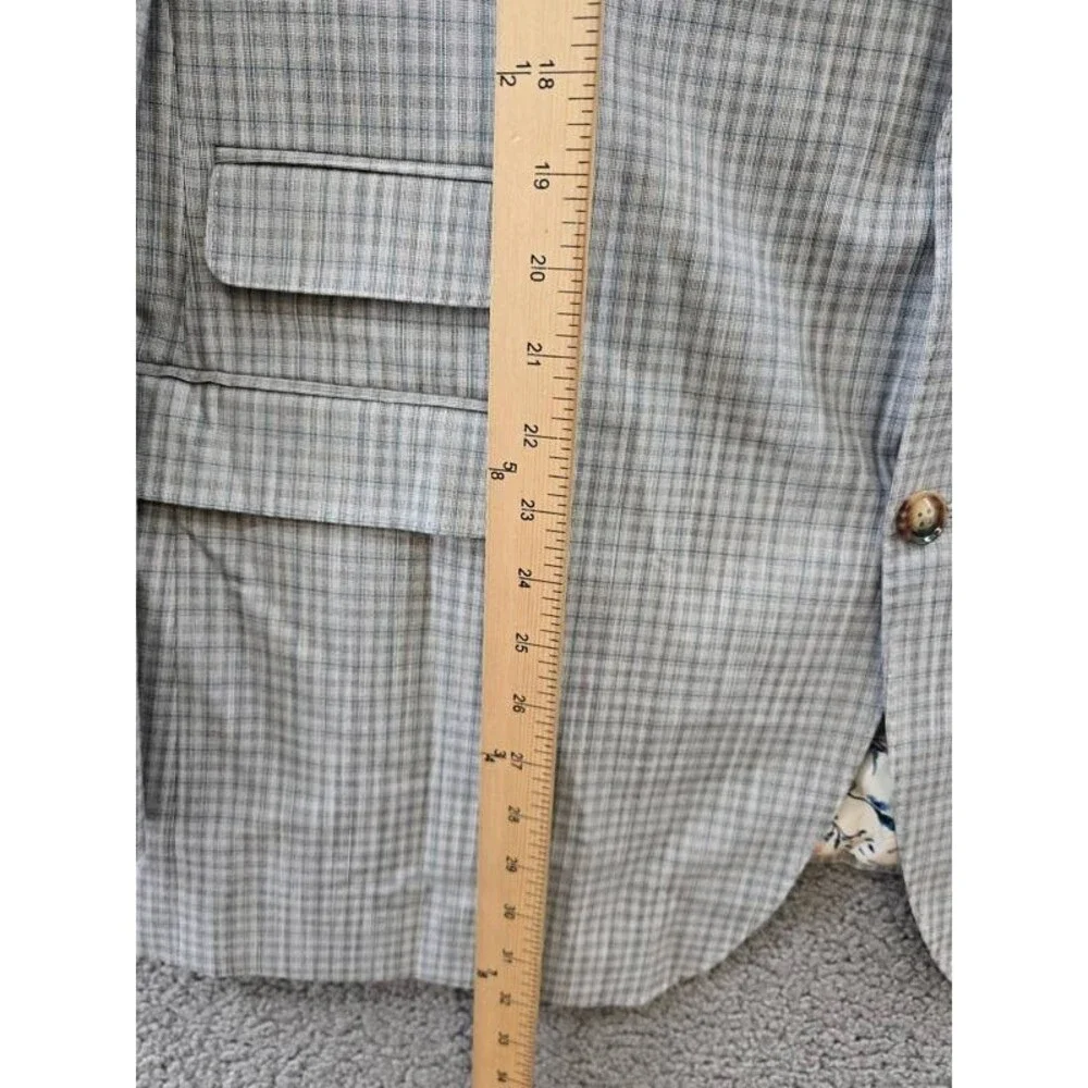 Tayion Collection Regular-Fit Suit Jacket Men's 46R Gray Flap Pocket Long Sleeve